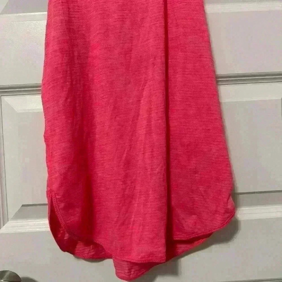 Lululemon Athletica Women’s Hot Pink Striped Singlet Running Workout Size Medium - Picture 3 of 5